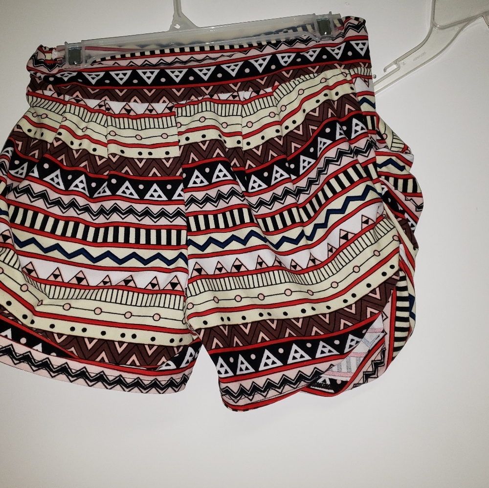 Shorts - Picture 4 of 7